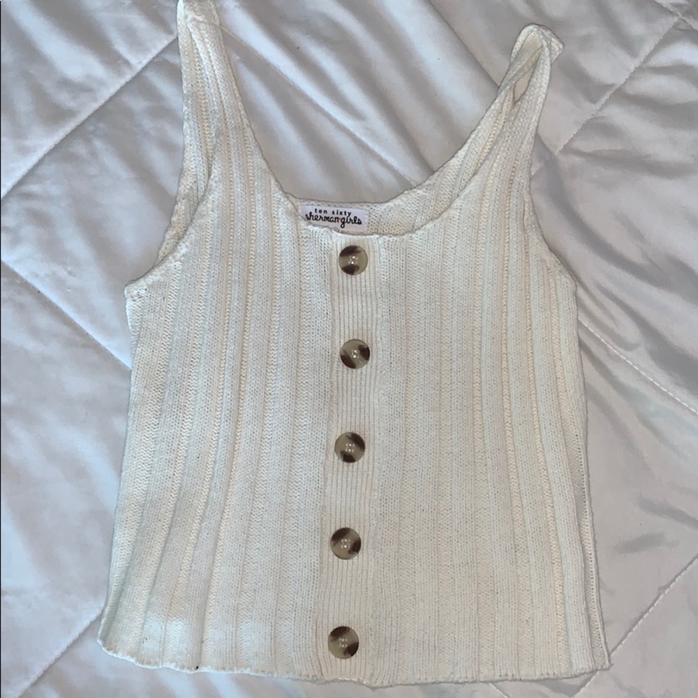 Tank top w buttons!